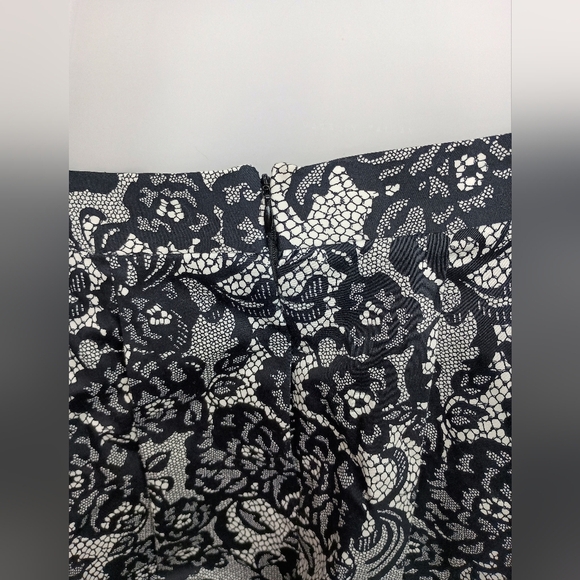 NWT White House Black Market Embellished Fit and Flare Skirt With Pockets (#967) - Picture 7 of 8